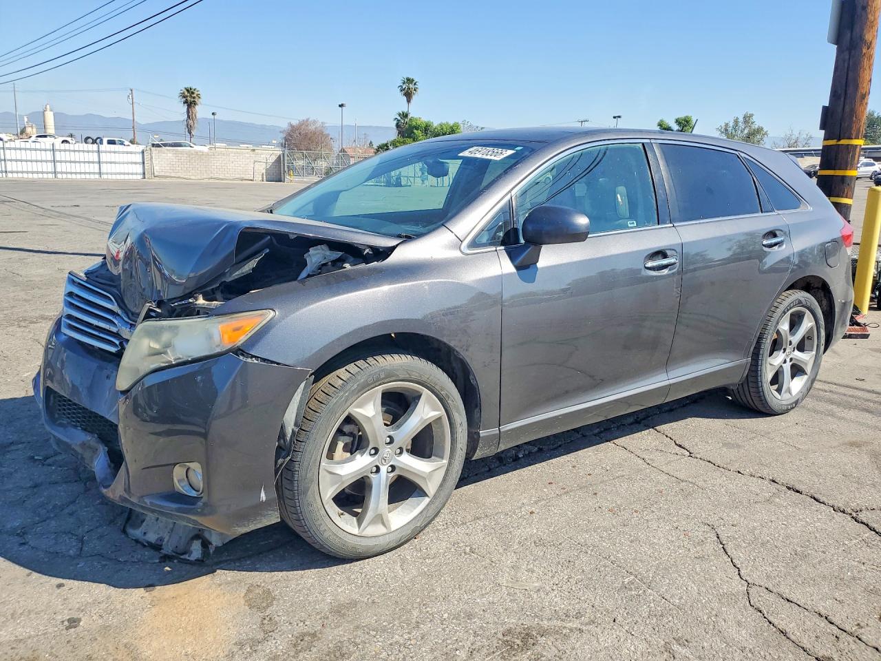 Salvage Toyota Venza Image