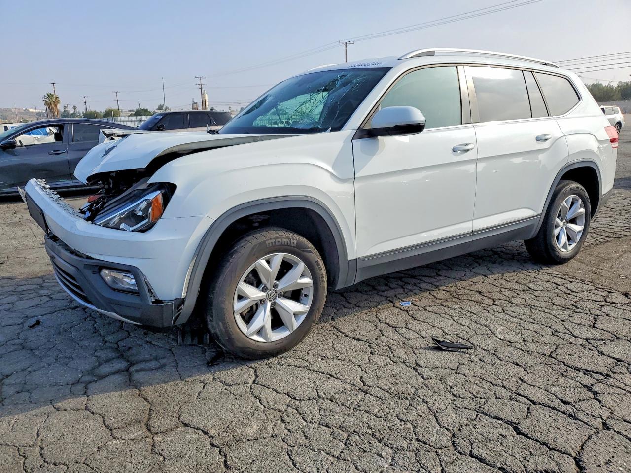 Salvage Volkswagen Atlas Image