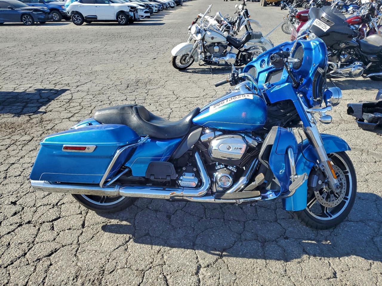 Salvage Harley-Davidson Fl Image