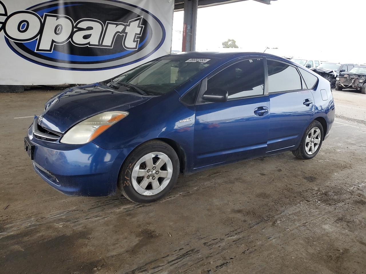 Salvage Toyota Prius Image