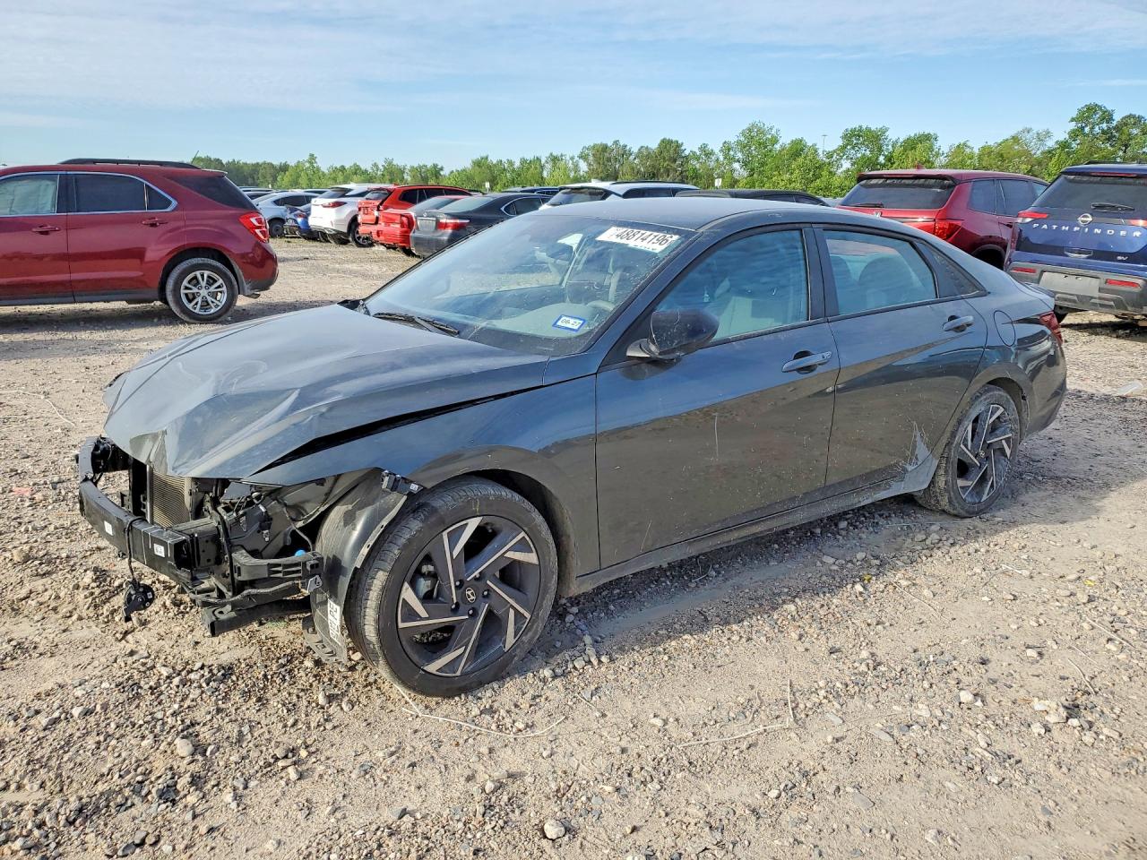 Salvage Hyundai ELANTRA Image