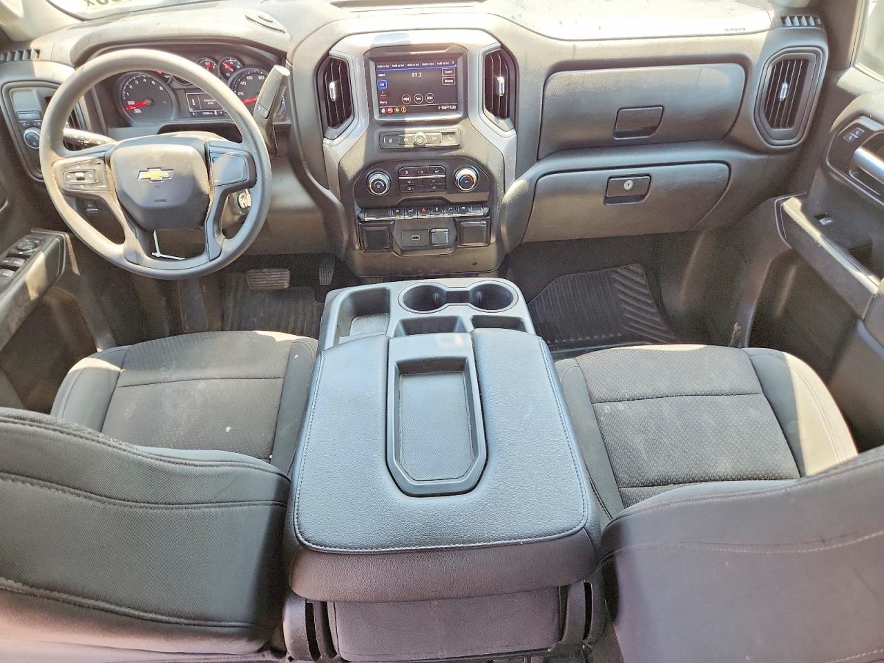 Chevrolet Silverado C1500 Custom