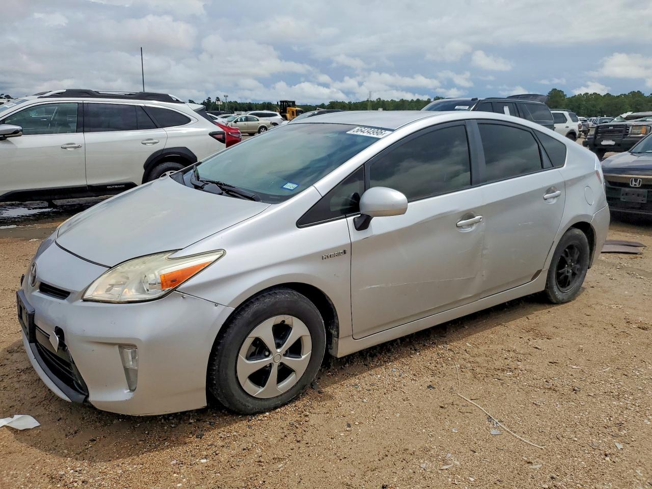 Salvage Toyota Prius Image