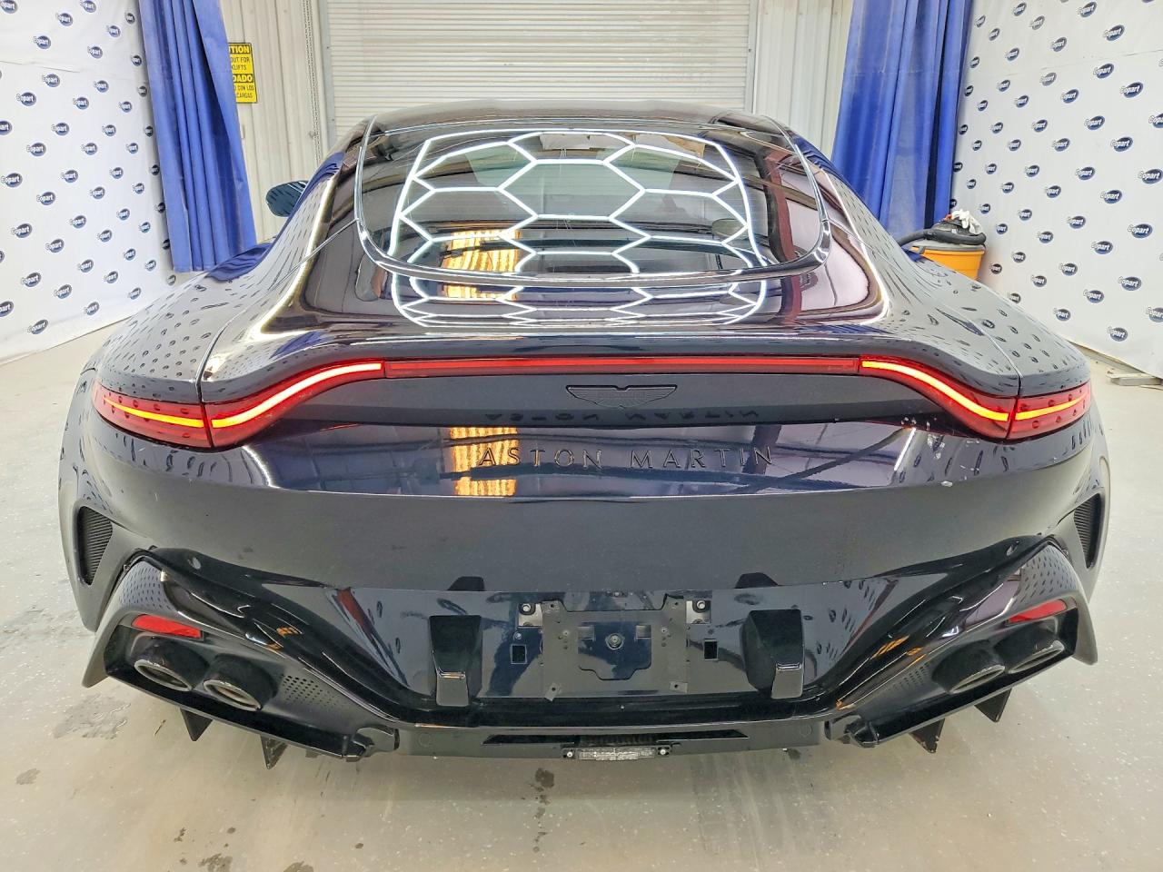 Aston Martin Vantage