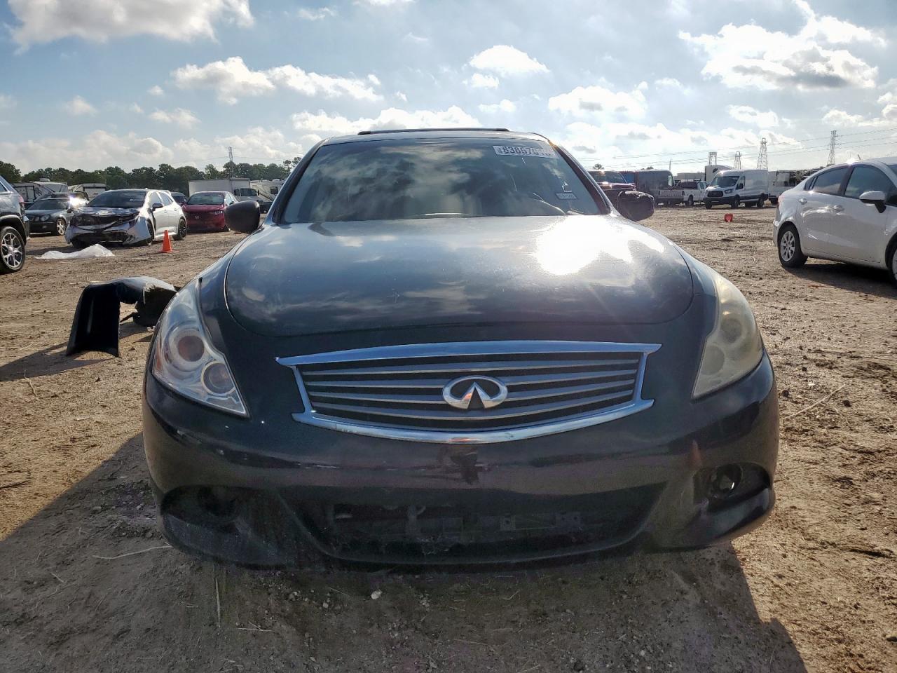 INFINITI G37 Base