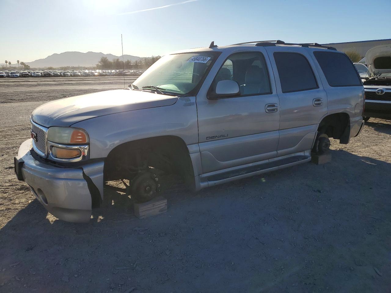 Salvage GMC Yukon Image