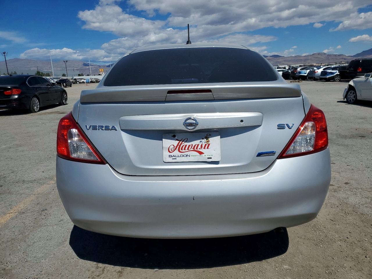 Nissan Versa