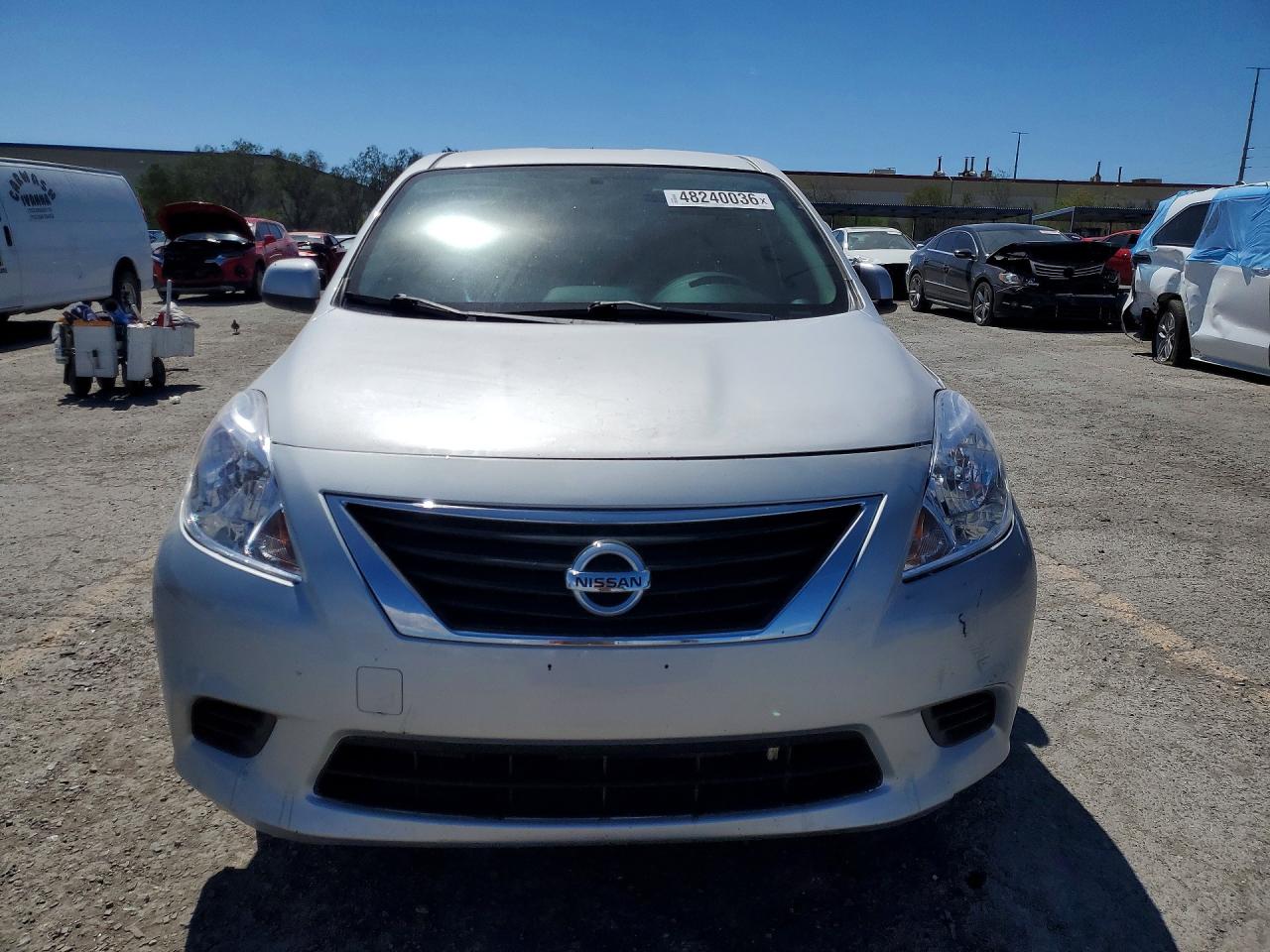 Nissan Versa