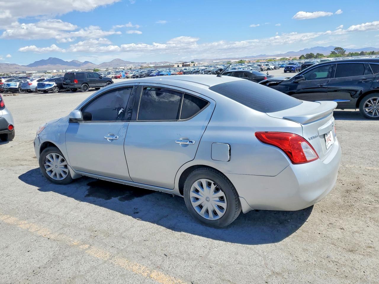 Nissan Versa