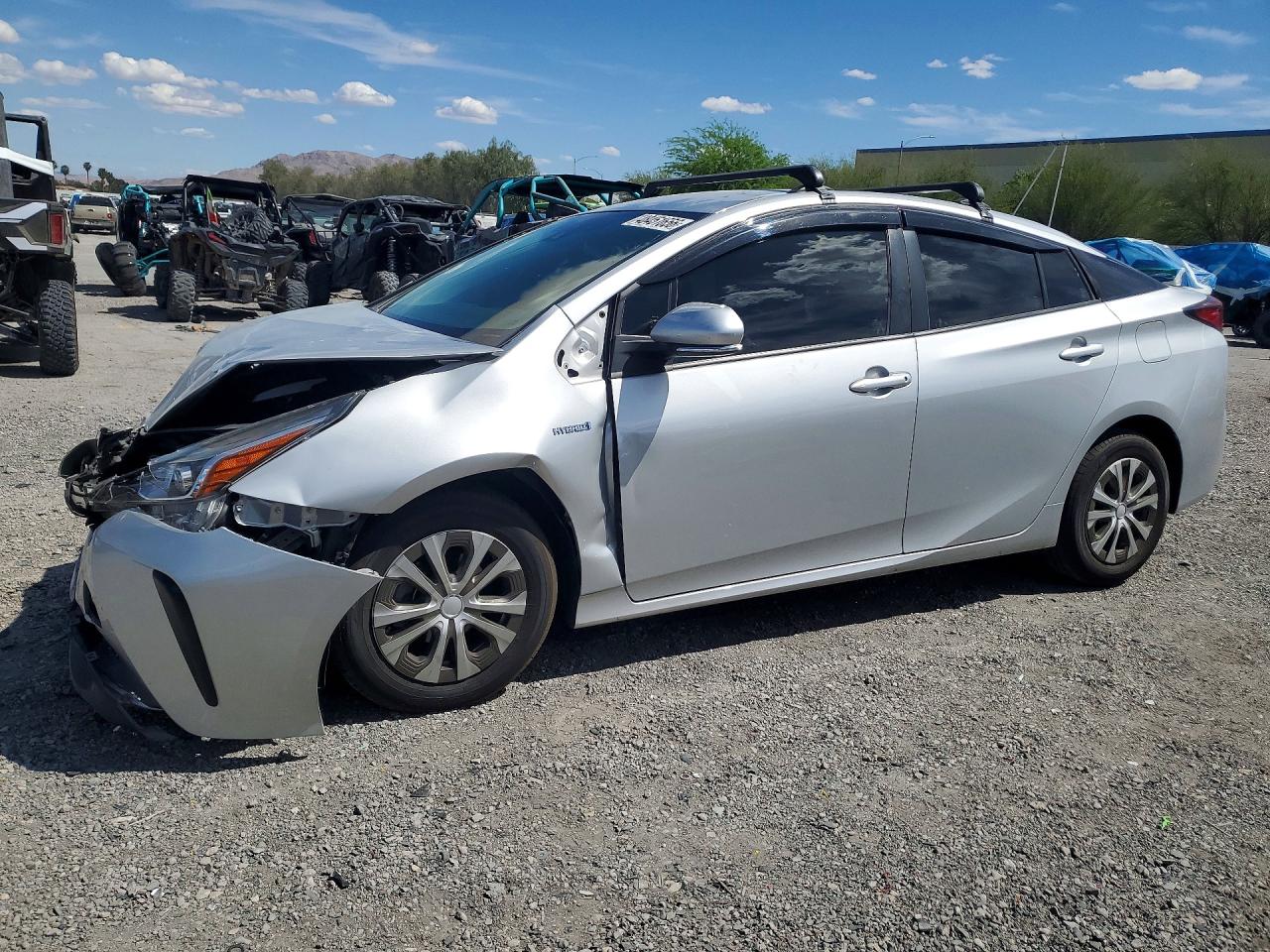 Salvage Toyota Prius Image