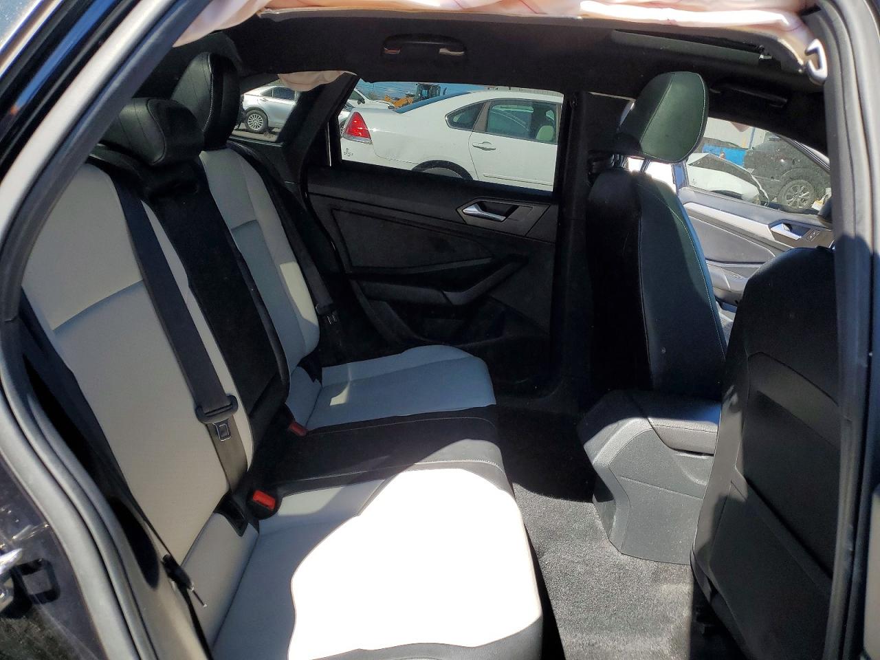 Volkswagen Jetta S