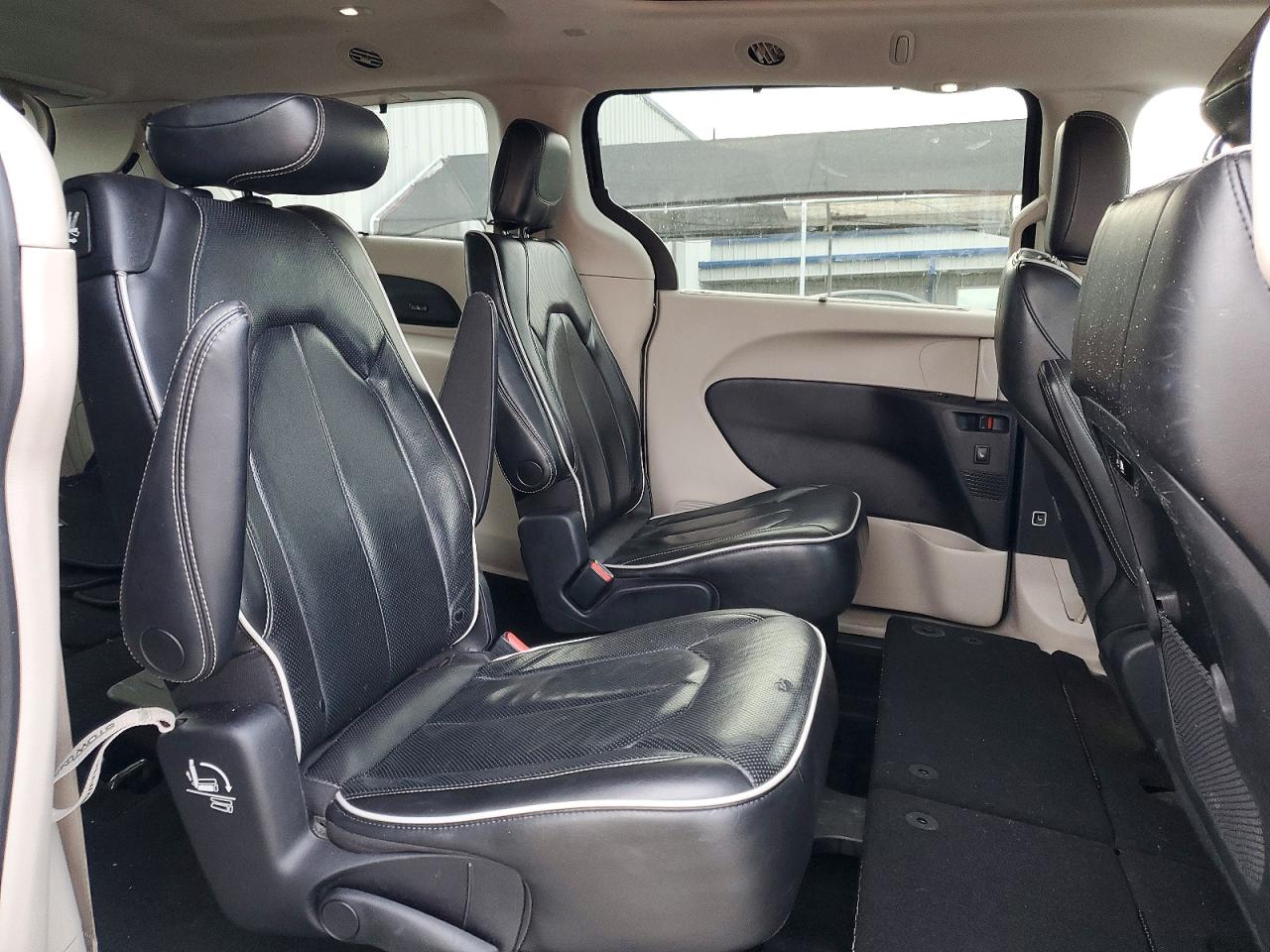 Chrysler Pacifica Limited