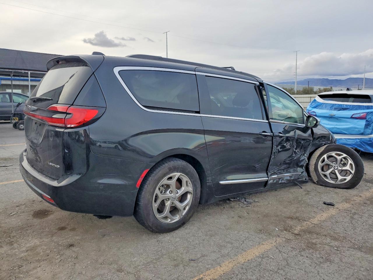 Chrysler Pacifica Limited