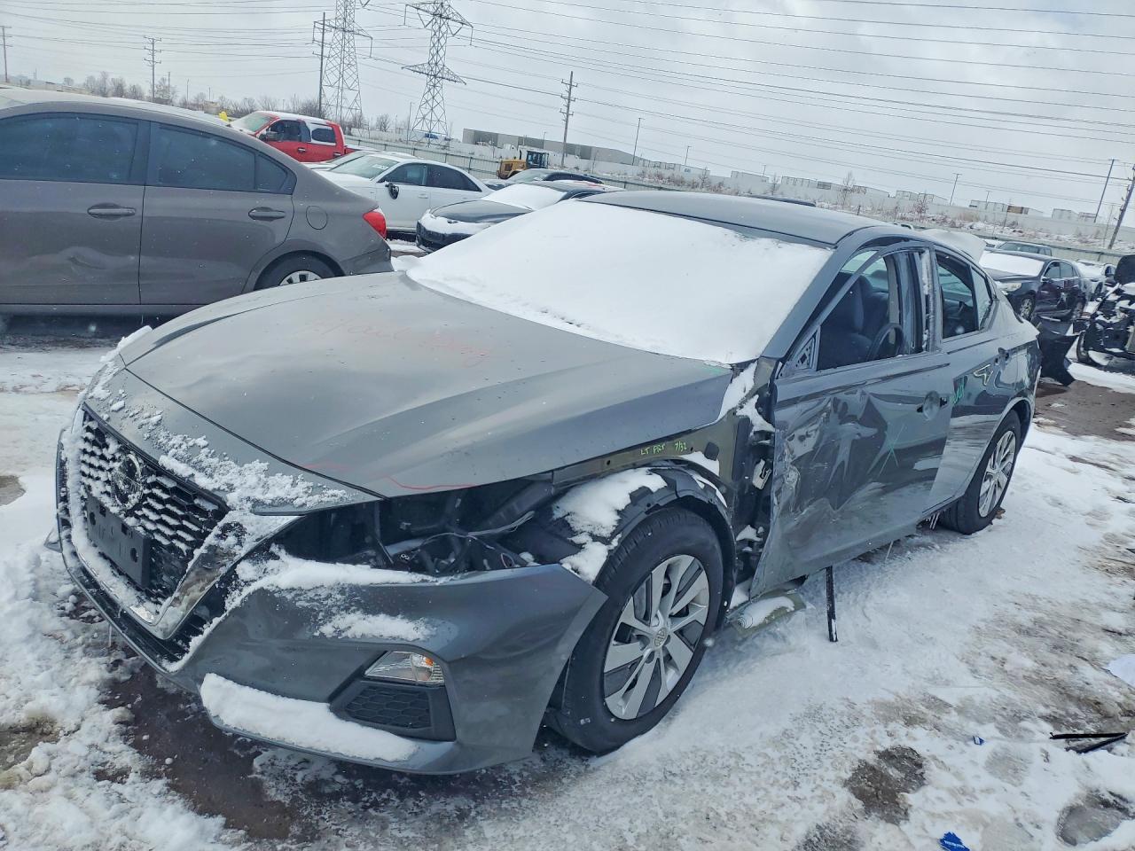 Salvage Nissan Altima Image