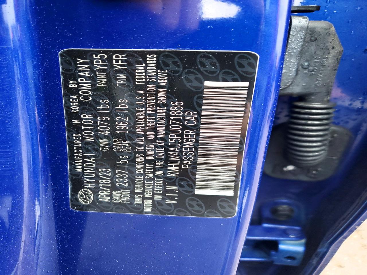 Hyundai ELANTRA Blue