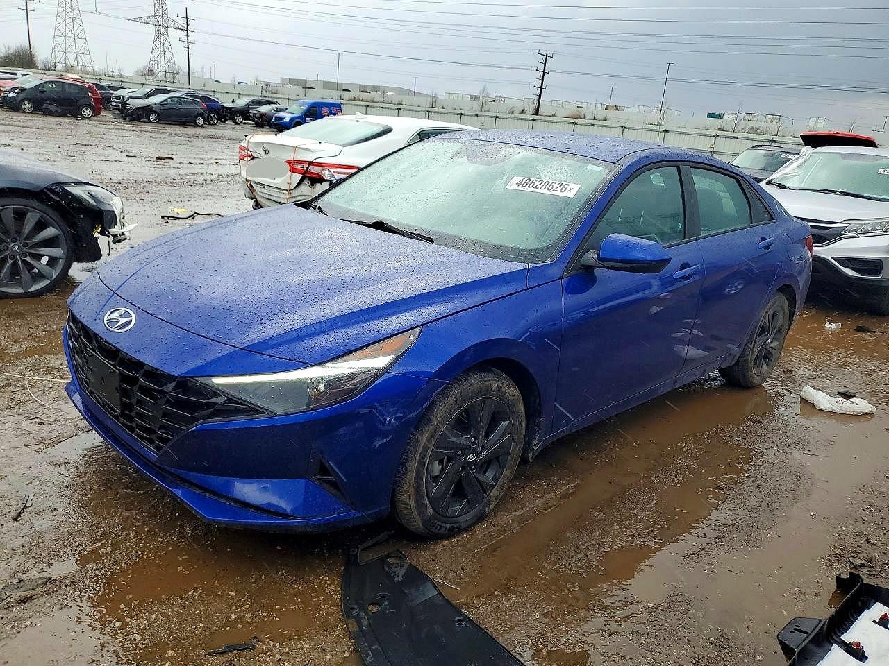 Salvage Hyundai ELANTRA Image