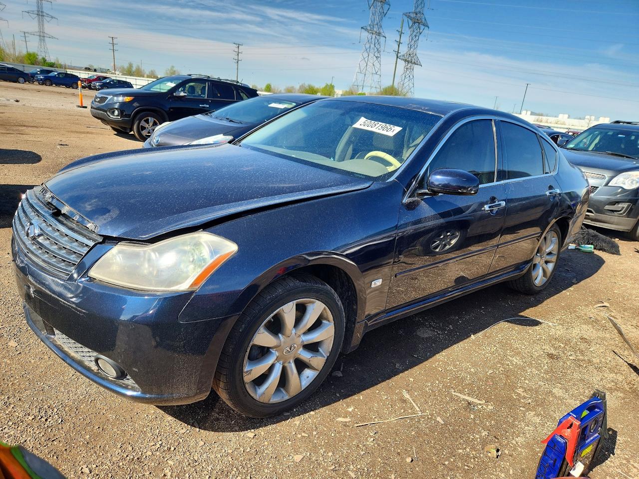 Salvage INFINITI M35 Image