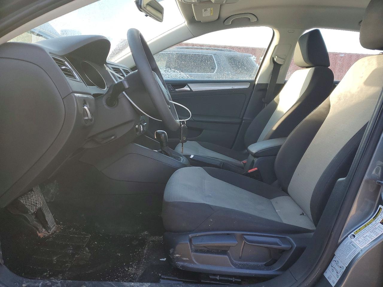 Volkswagen Jetta S