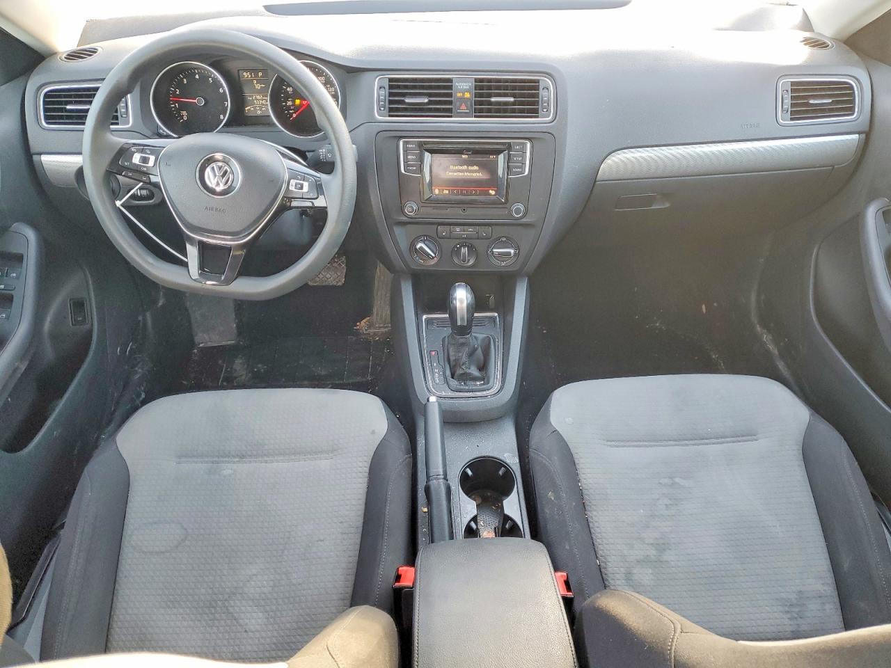 Volkswagen Jetta S