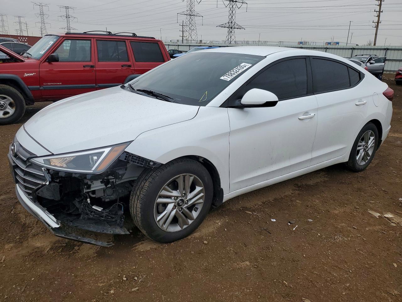 Salvage Hyundai ELANTRA Image