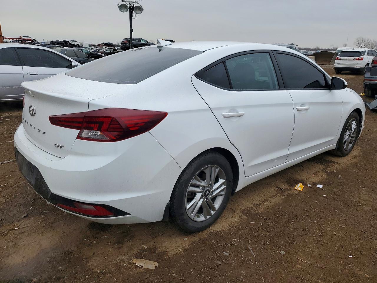 Hyundai ELANTRA Sel