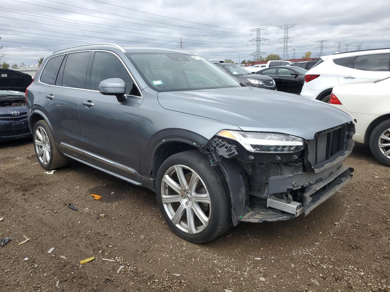 Volvo XC90 T6