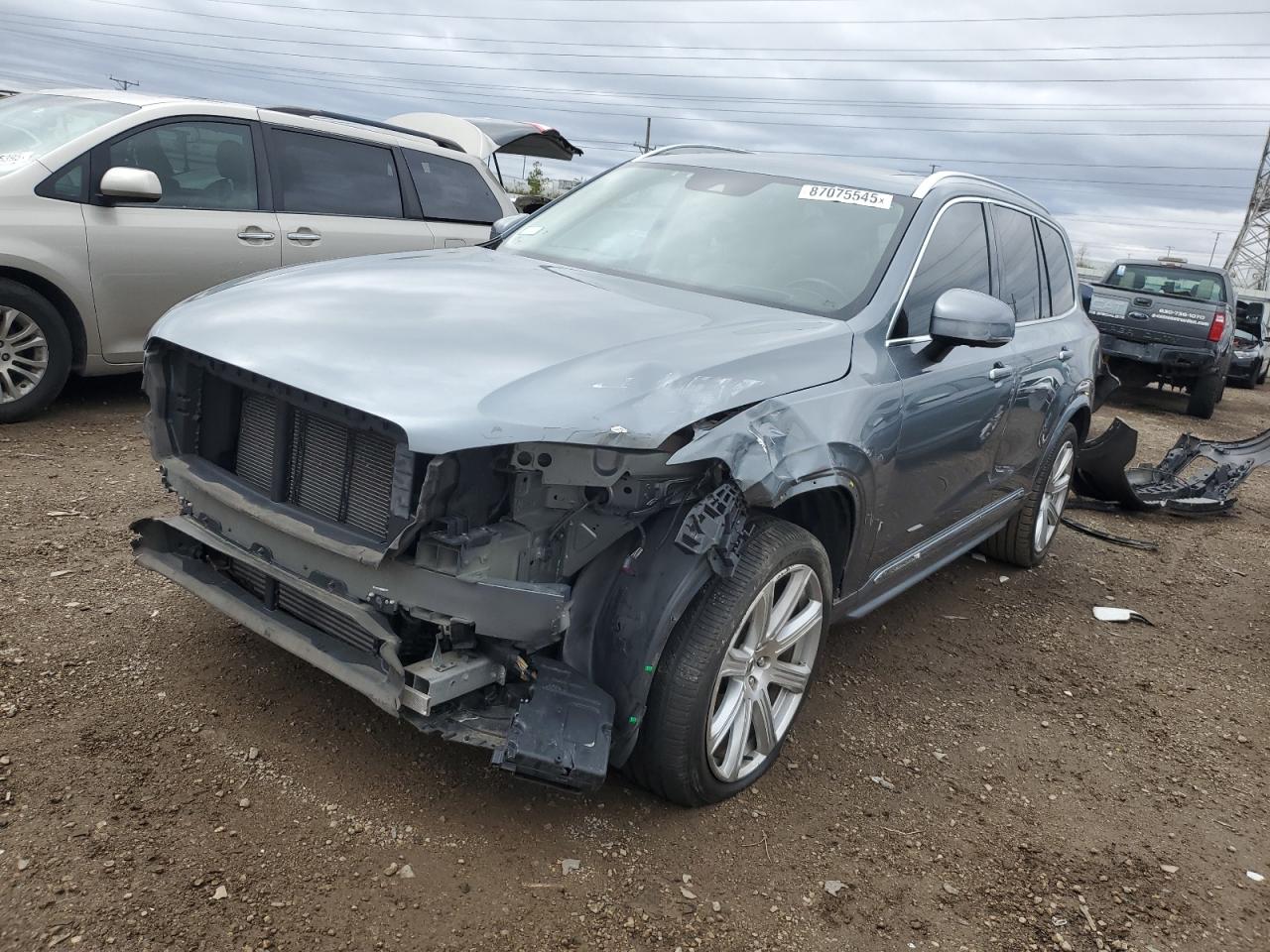 Salvage Volvo XC90 Image