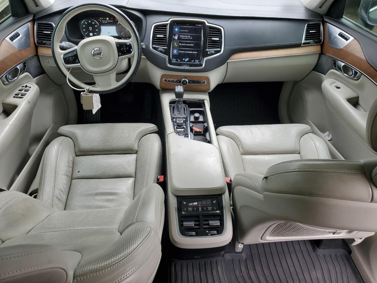 Volvo XC90 T6