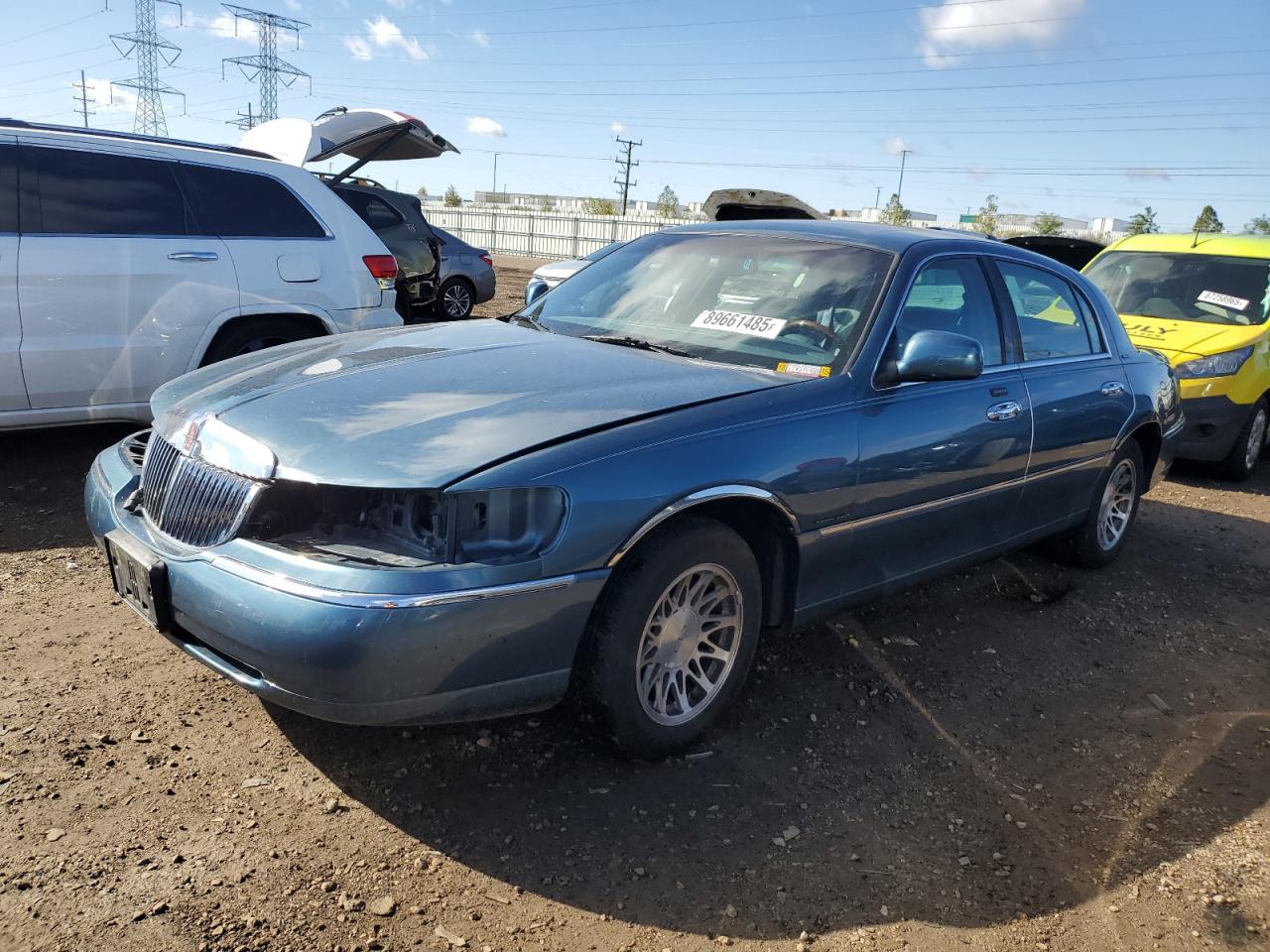 Salvage Lincoln Towncar Image