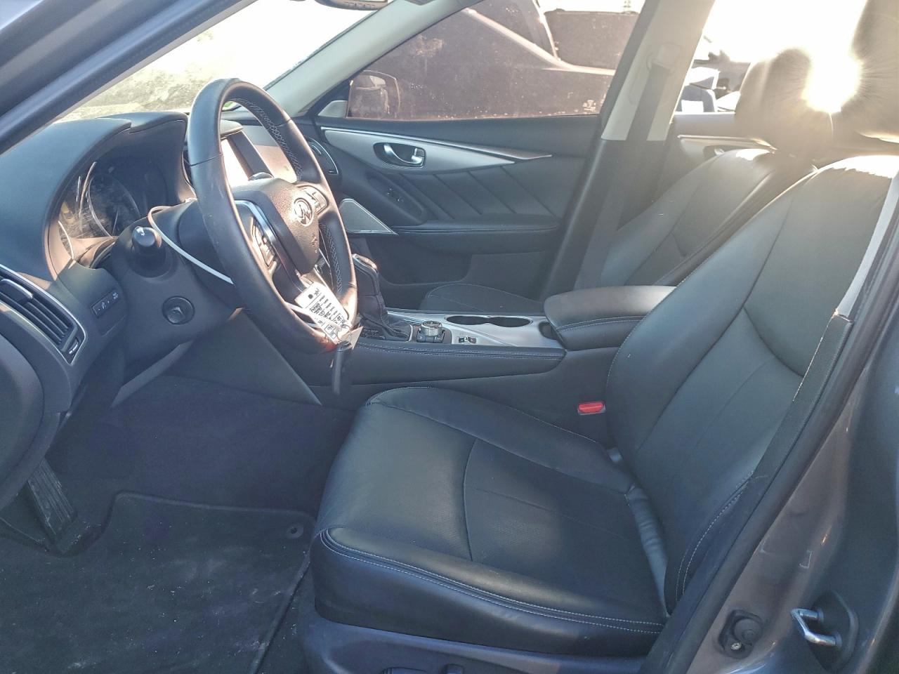 INFINITI Q50 Luxe