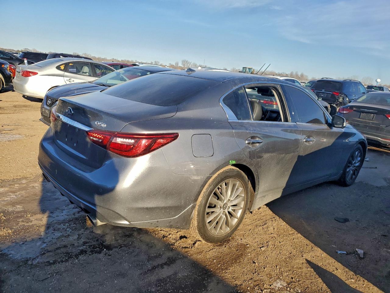 INFINITI Q50 Luxe