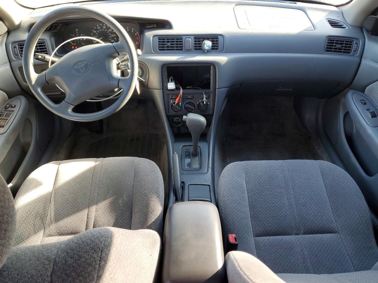 Toyota Camry Ce
