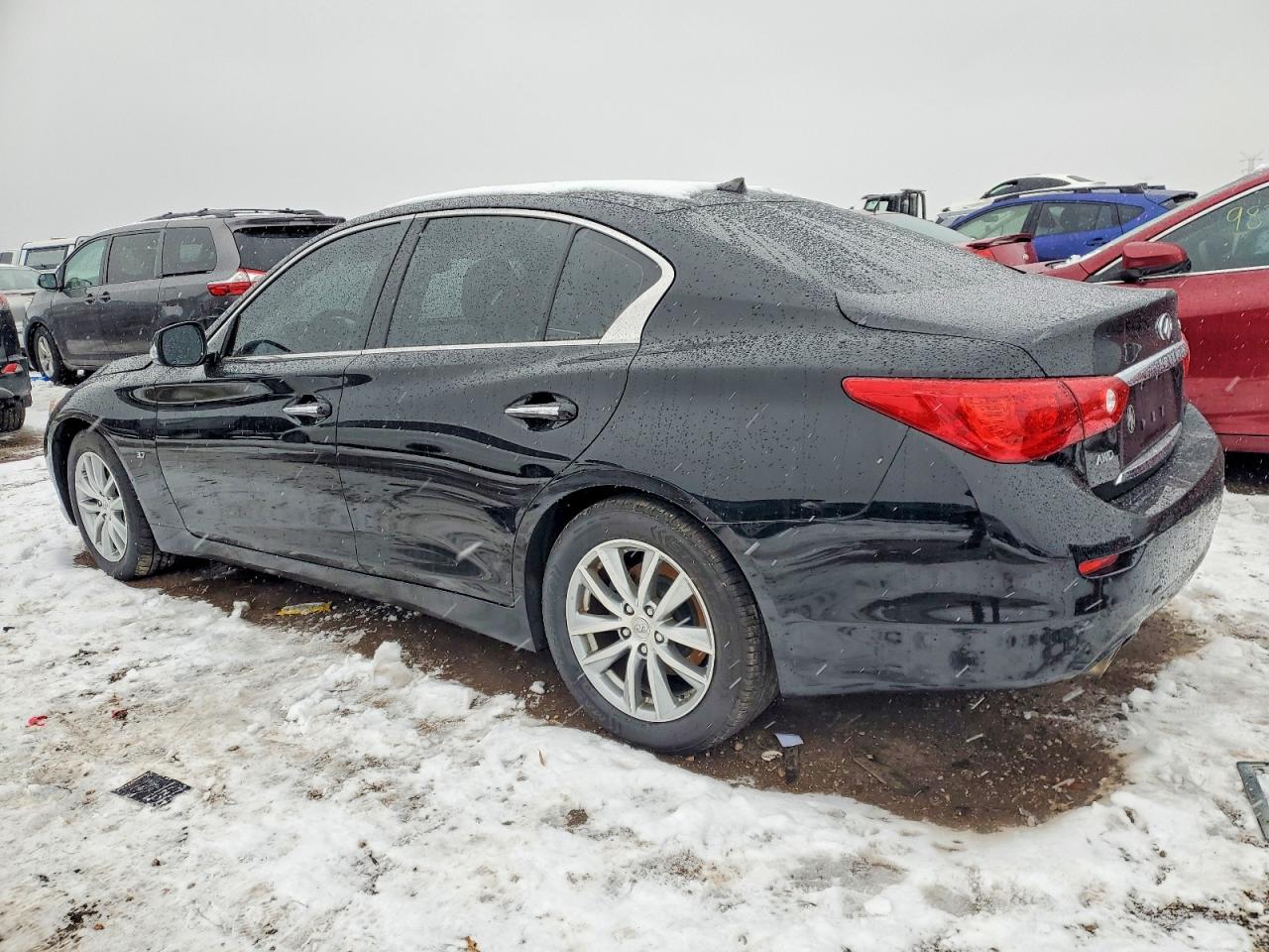 INFINITI Q50 Premium
