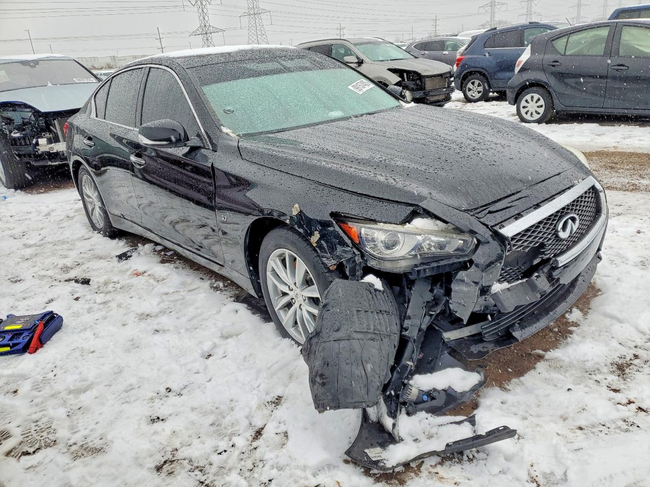 INFINITI Q50 Premium