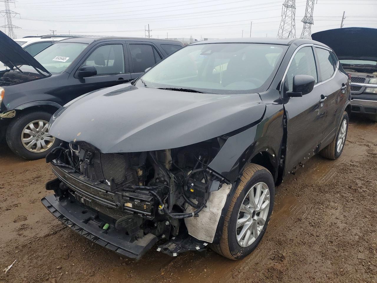 Salvage Nissan Rogue Image