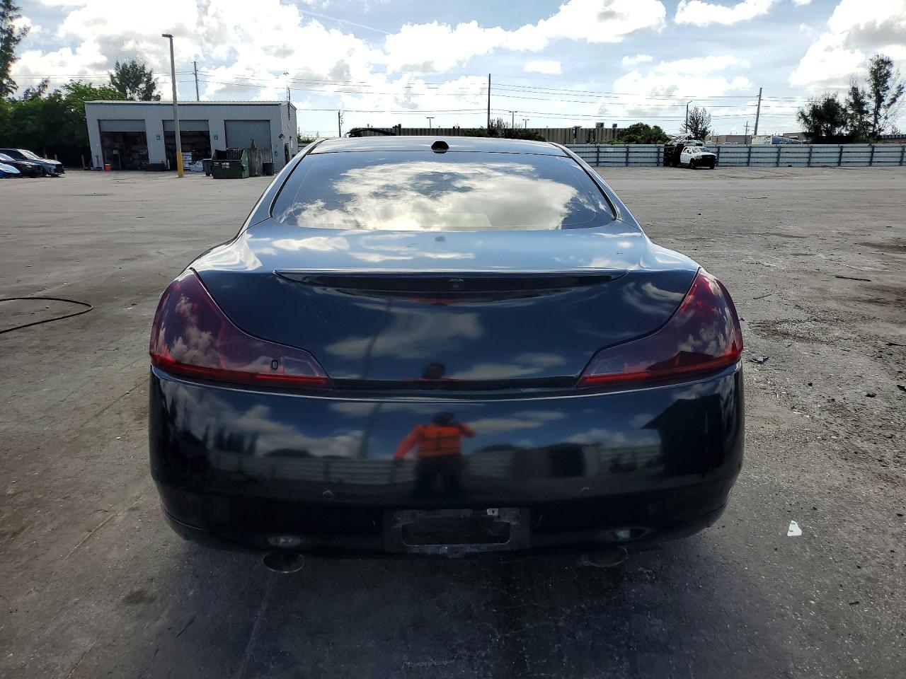 INFINITI Q60 Journey