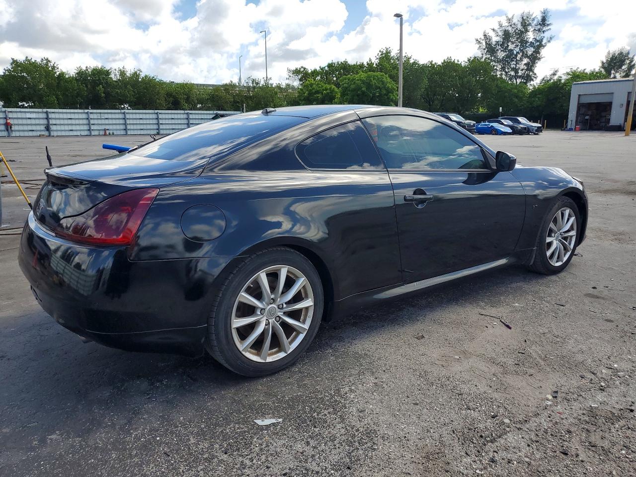 INFINITI Q60 Journey