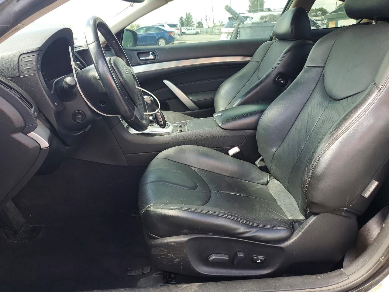 INFINITI Q60 Journey