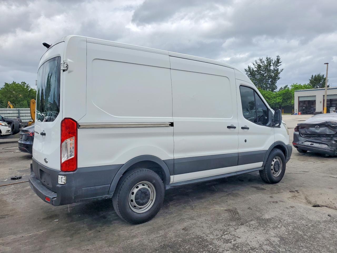 Ford Transit T-250