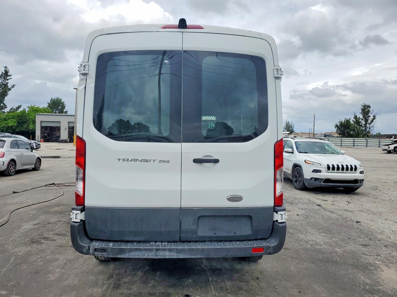Ford Transit T-250