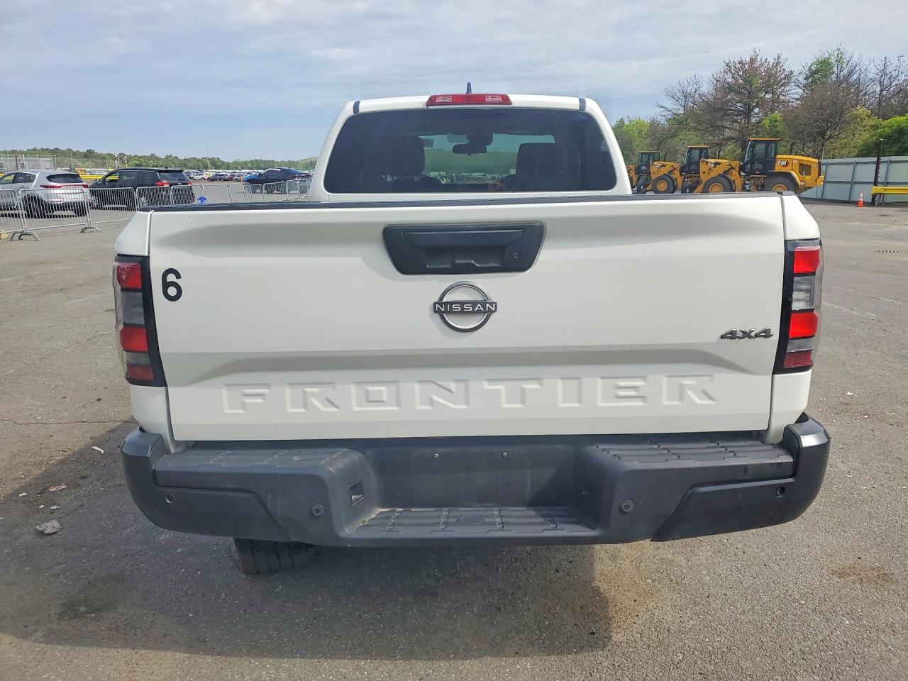 Nissan Frontier S