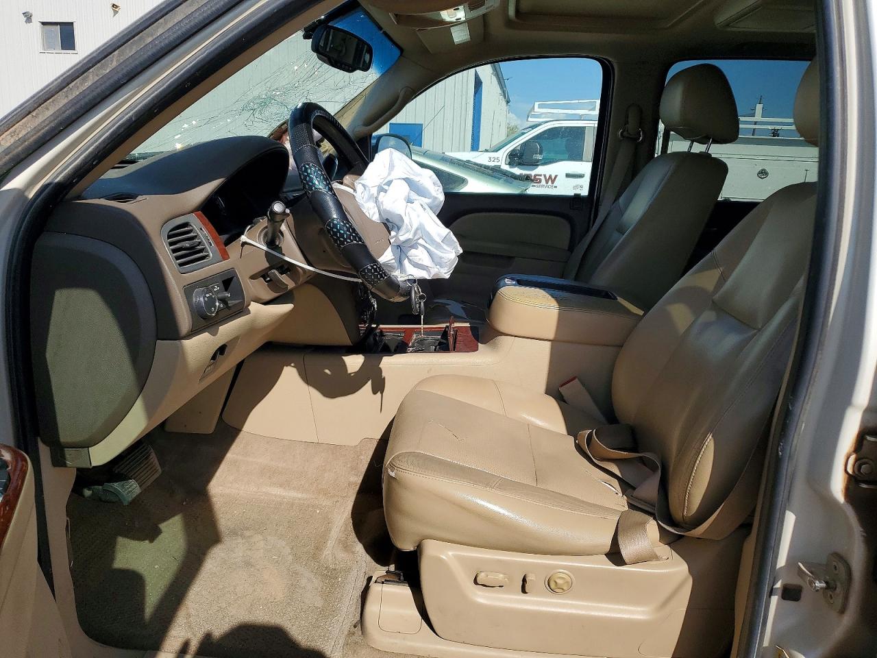 Chevrolet Suburban C1500 Ltz