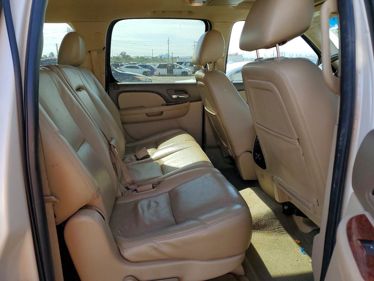 Chevrolet Suburban C1500 Ltz