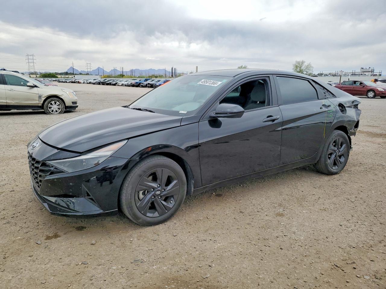 Salvage Hyundai ELANTRA Image
