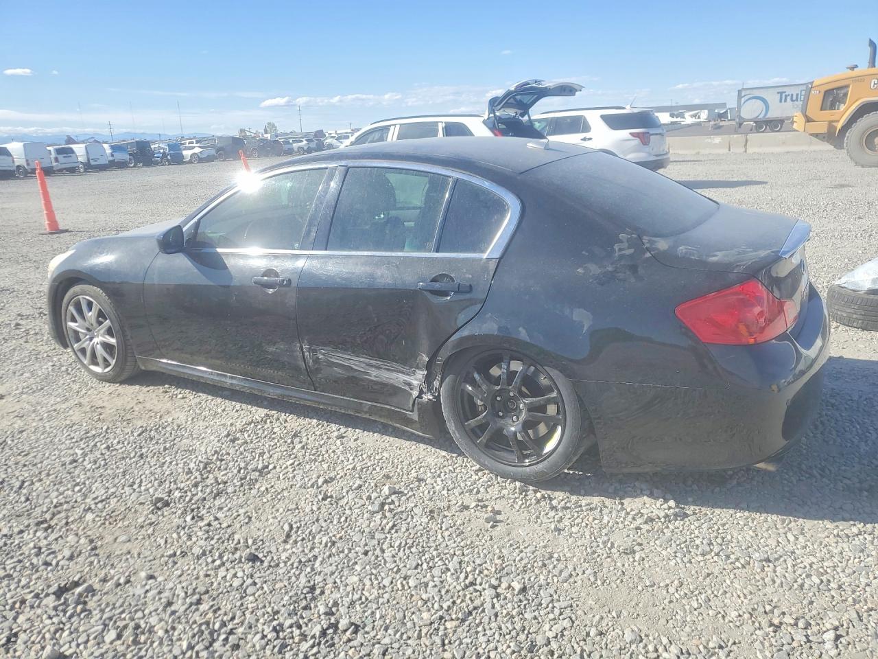 INFINITI G37 Base