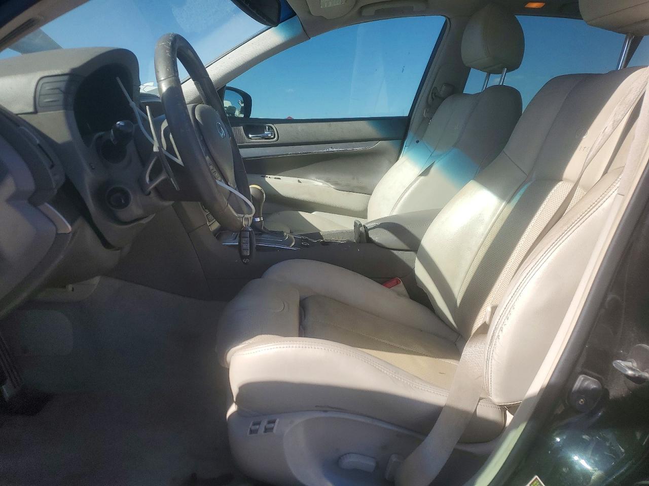 INFINITI G37 Base