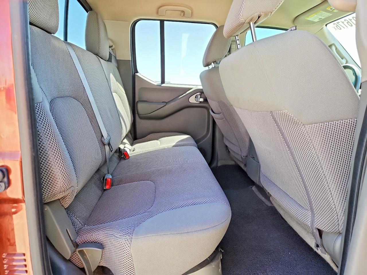 Nissan Frontier Sv