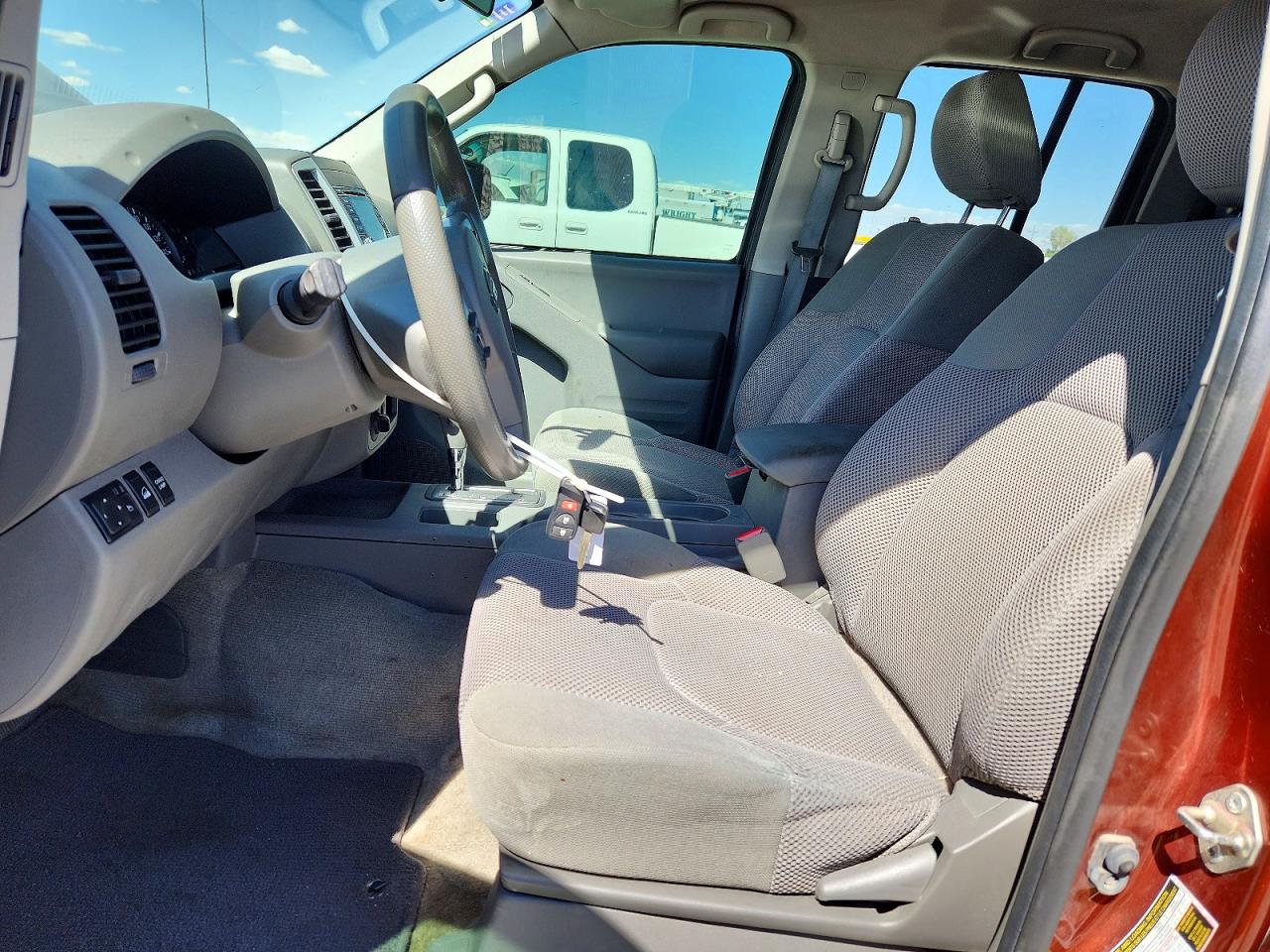 Nissan Frontier Sv