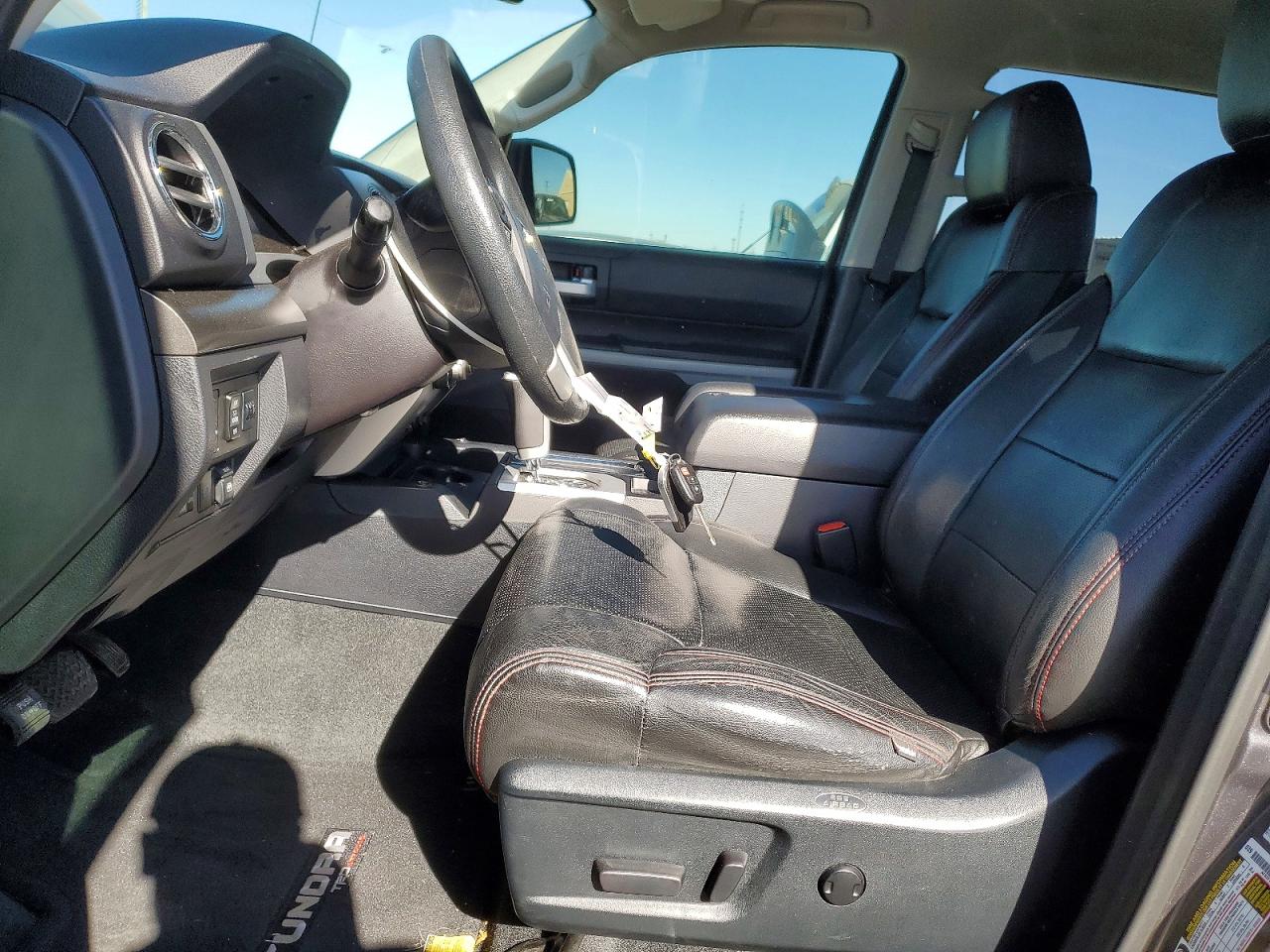 Toyota Tundra Crewmax Sr5