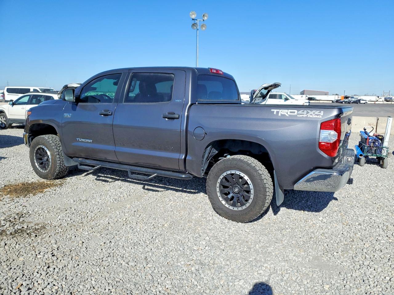 Toyota Tundra Crewmax Sr5